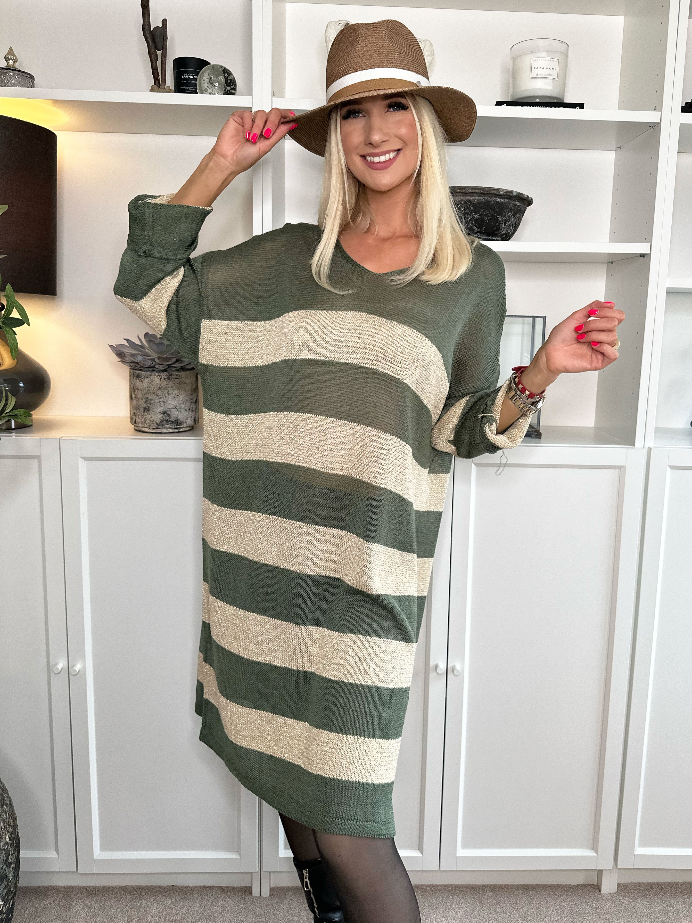 Dima Dress - Strikkjole i viskose med guld striber og v-hals